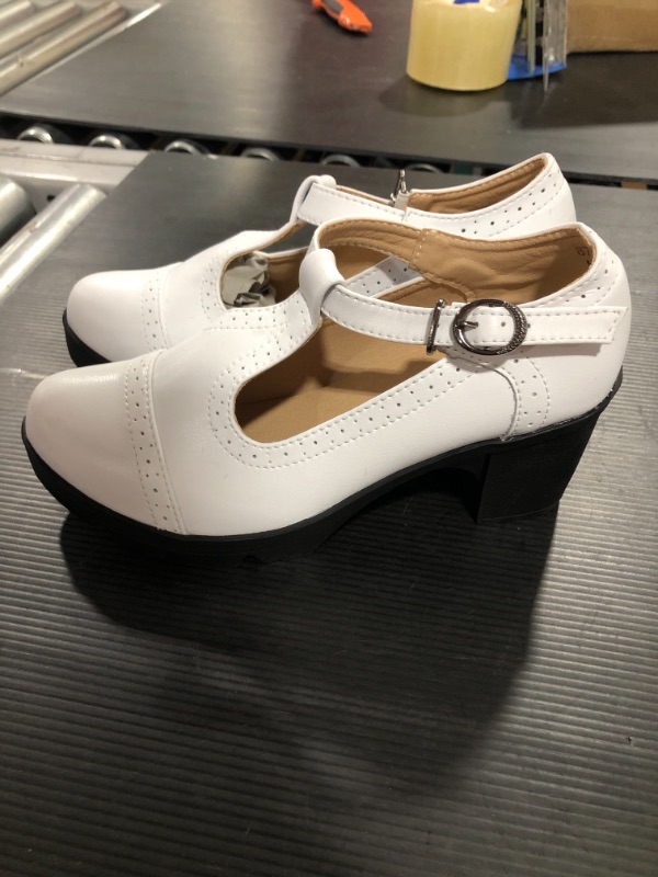 Photo 2 of White thick heel shoes. Size unknown ( 8 -9)