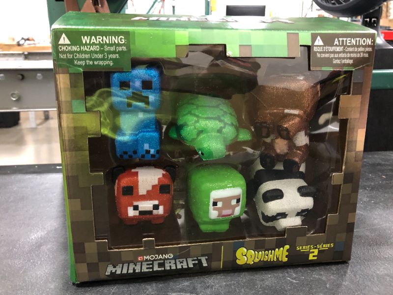 Photo 2 of JUST TOYS LLC MINECRAFT SQUISHME SERIES 2 COLLECTOR'S BOX
