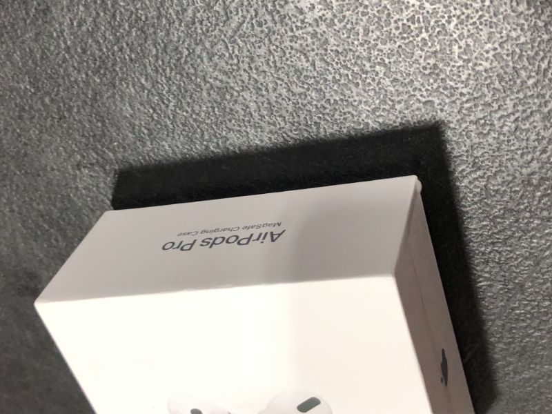 Photo 9 of Apple - AirPods Pro (with Magsafe Charging Case) - White
