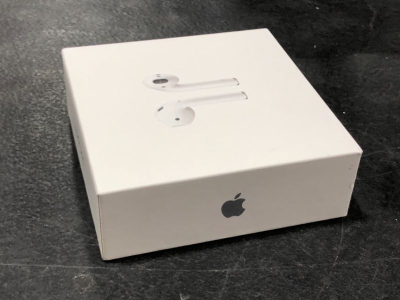 Photo 7 of Apple - AirPods with Charging Case (2nd generation) - White
---Open box---