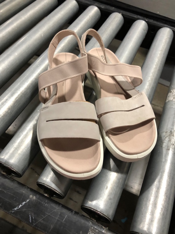 Photo 1 of ECCO YUMA WOMEN'S SANDAL SIZE 38, 7-7.5.
 