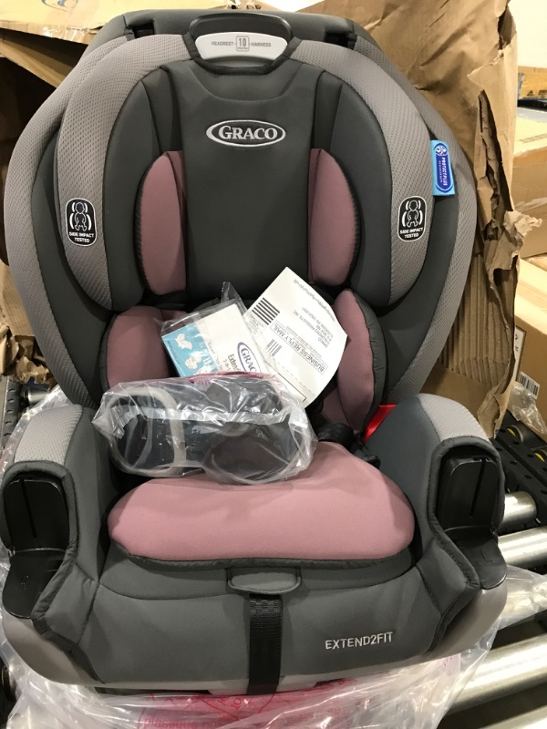 Photo 2 of Graco Extend2Fit 3-in-1 Car Seat