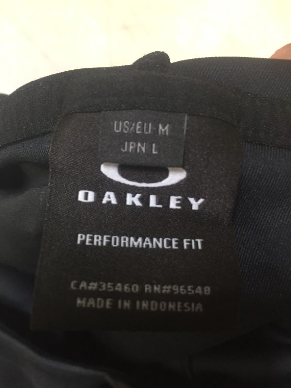 Photo 2 of OAKLEY PERFORMANCE FIT HOODIE 35460 MENS SIZE MEDIUM 