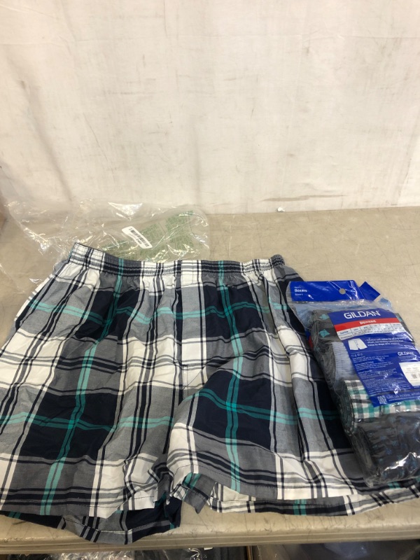 Photo 2 of Gildan Men's Woven Boxers, Multipack
,SIZE L