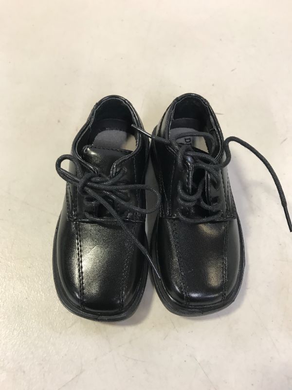 Photo 1 of KIDS SHOE SIZE 8TM