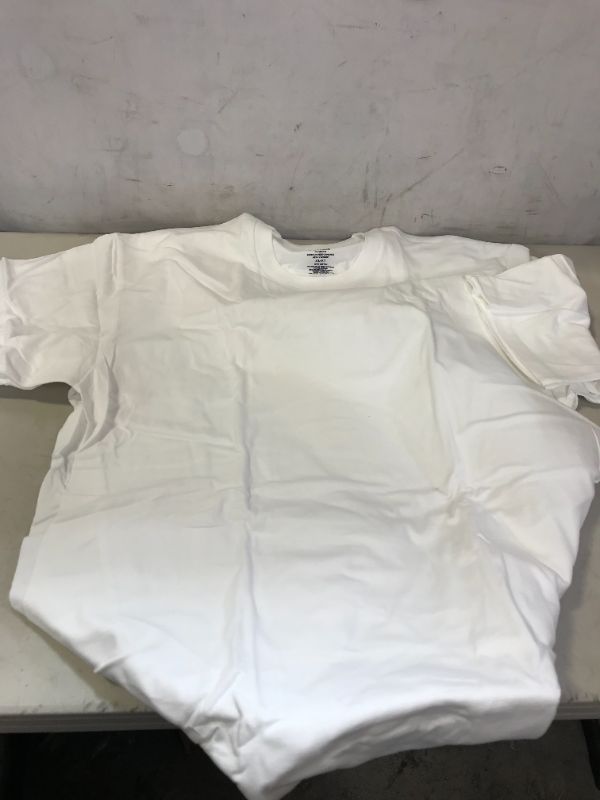 Photo 1 of MEN'S WHITE TEE SIZE XL 2 CT