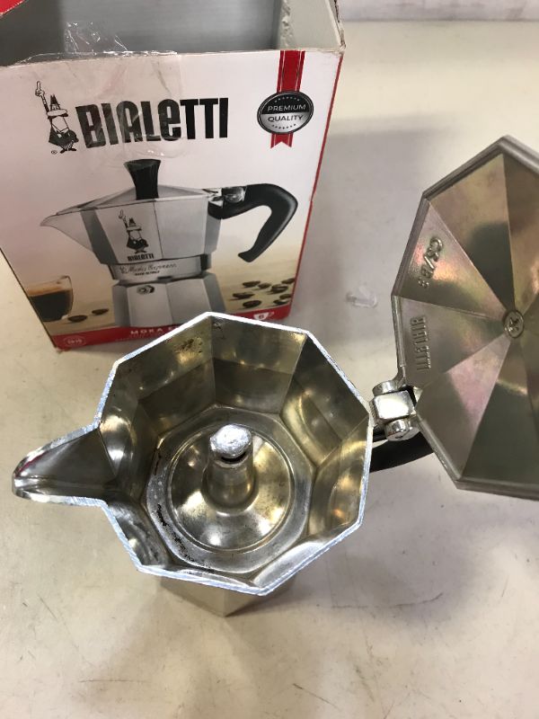 Photo 4 of Bialetti Moka Express 6 Cup, 1 EA, silver, 6800
(STAINS ON INSIDE OF ITEM FROM COFFEE)