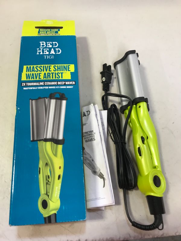 Photo 2 of Bed Head Wave Artist Ceramic Deep Hair Waver for Beachy Waves, Green
1 Count (Pack of 1)