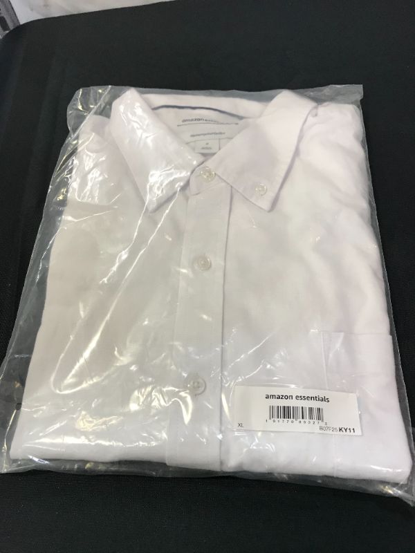 Photo 2 of Amazon Essentials
Men's Regular-Fit Short-Sleeve Pocket Oxford Shirt XL