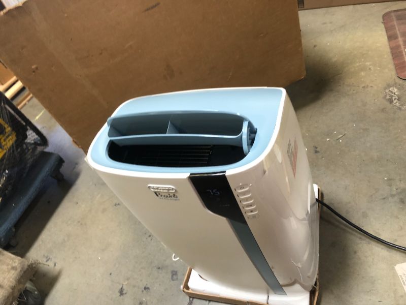 Photo 4 of DeLonghi PACEX390UVcare-6AL PACEX290UVcare-6AL WH 14000 BTU Portable Air Conditioner, Dehumidifier, Fan & UV-Carelight, White
