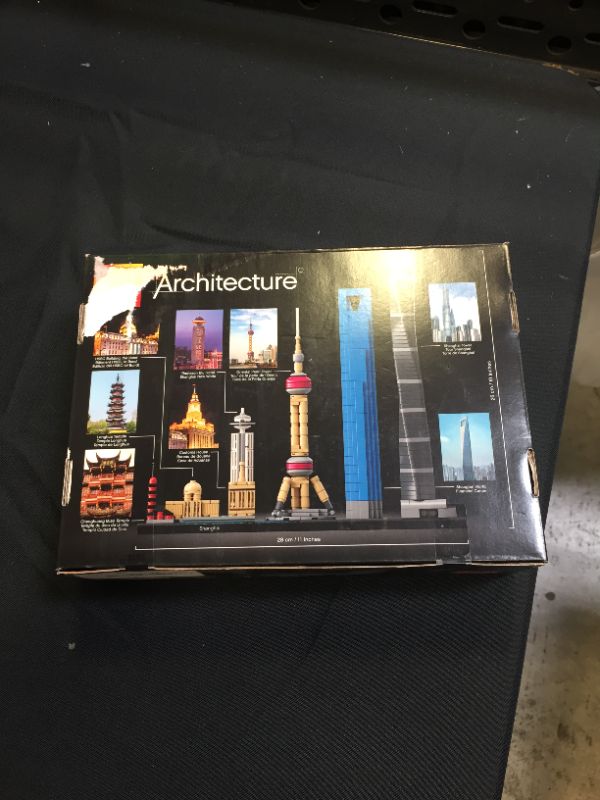 Photo 4 of LEGO Architecture Shanghai 21039 Building Kit (597 Pieces)
