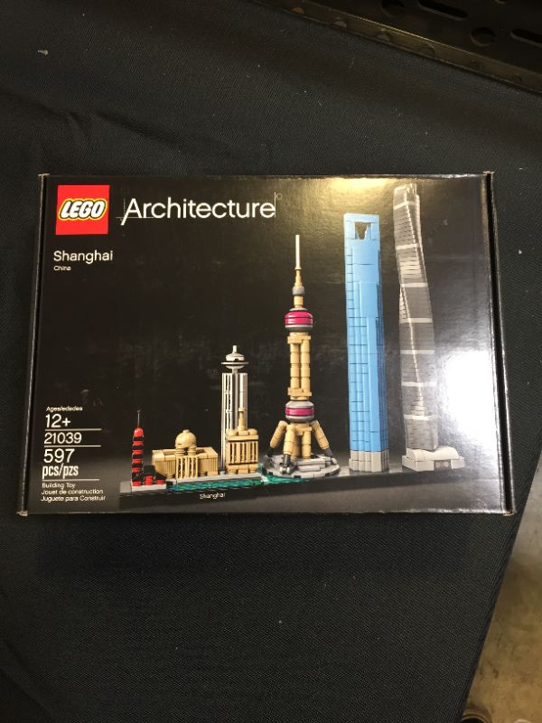 Photo 5 of LEGO Architecture Shanghai 21039 Building Kit (597 Pieces)
