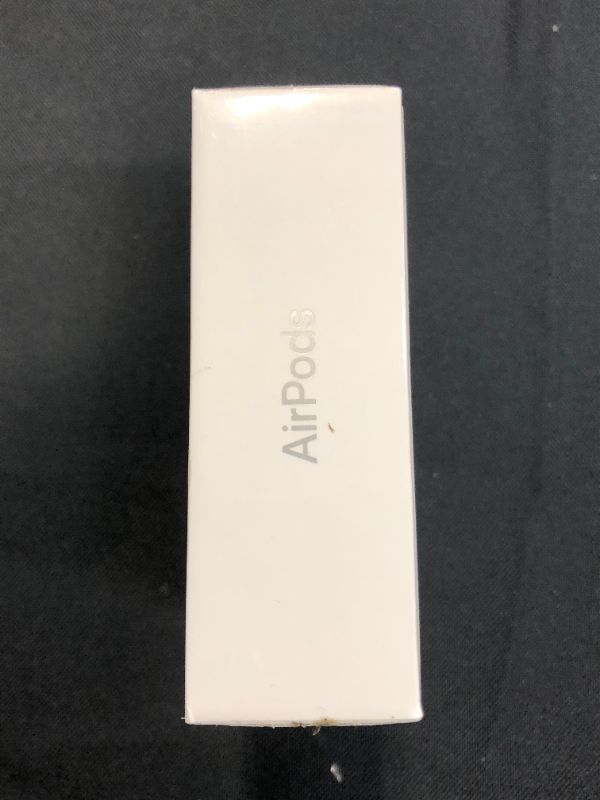 Photo 2 of Apple AirPods (2nd Generation)
