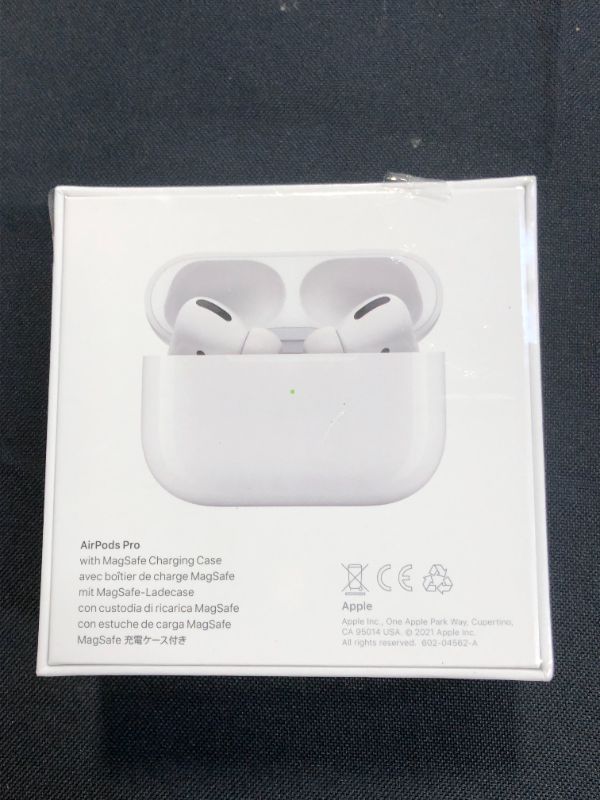 Photo 5 of Apple AirPods Pro
