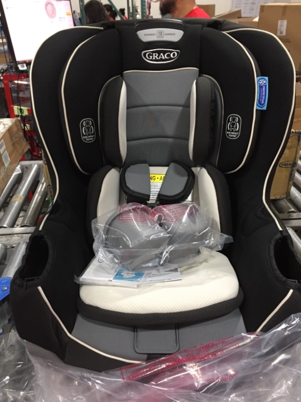 Photo 2 of Graco Extend2Fit Convertible Car Seat, Gotham (1963212)
