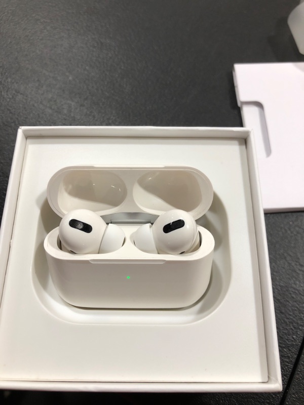 Photo 2 of Apple AirPods Pro
