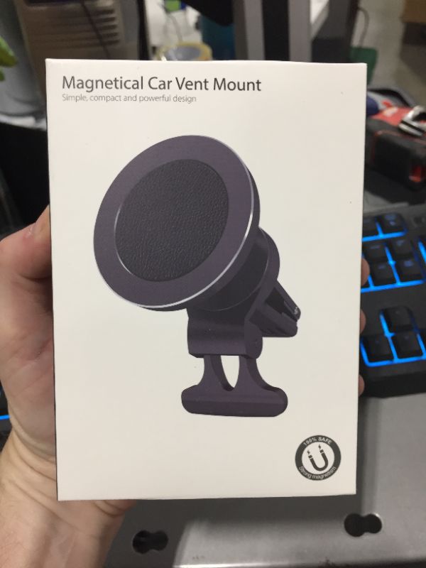 Photo 1 of Magsafe car vent phone holder