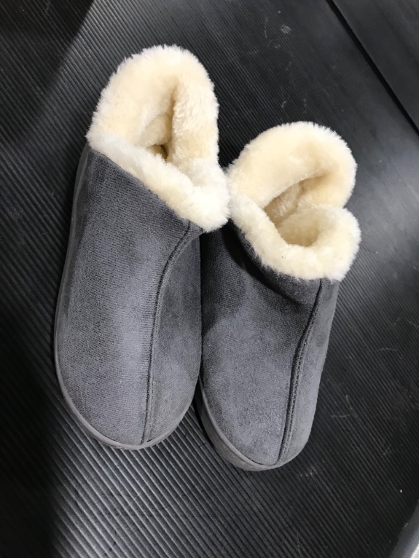 Photo 2 of ChayChax Kids Indoor Outdoor Slippers Micro Suede House Shoes Boys Girls Winter Warm Fluffy Plush Slipper Boots with Anti-Slip Sole
13-13.5 Kids