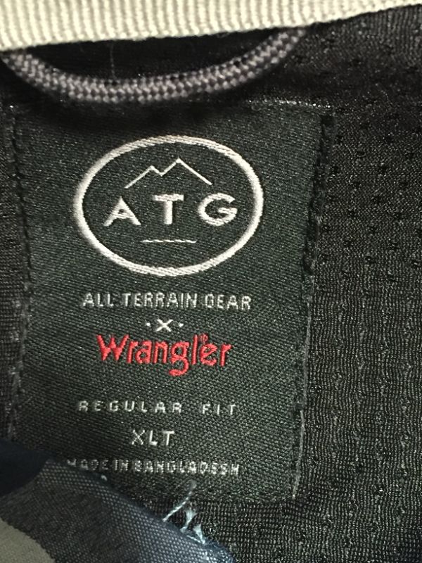 Photo 2 of Wrangler Atg By Wrangler Long Sleeve Snap Flap Pocket Shirt
SIZE XLT 