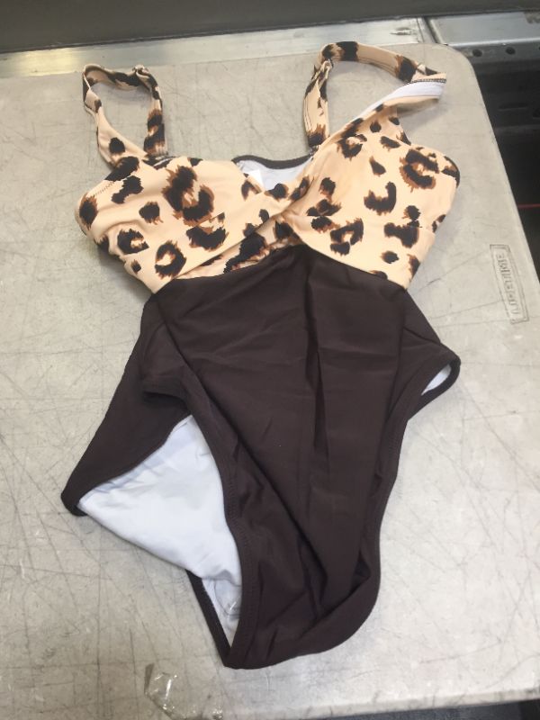 Photo 2 of CUPSHE Wild Leopard Twist One Piece Swimsuit---XL---
