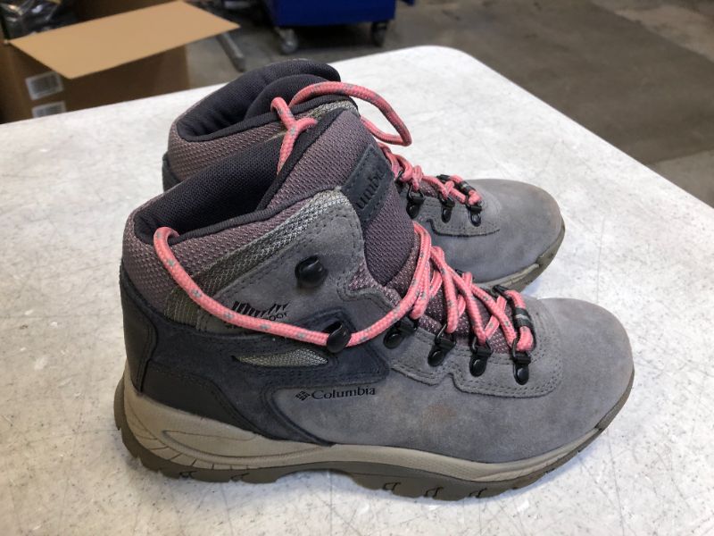 Photo 3 of Columbia Women's Newton Ridge Plus Hiking Boot, Stratus/canyon Rose, Size 6.5
