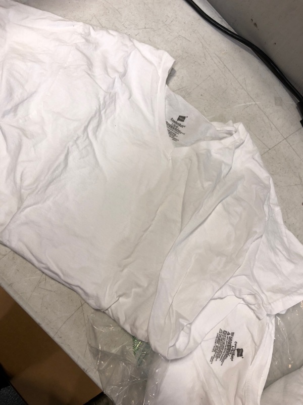 Photo 1 of hanes white shirt pack size large 5+