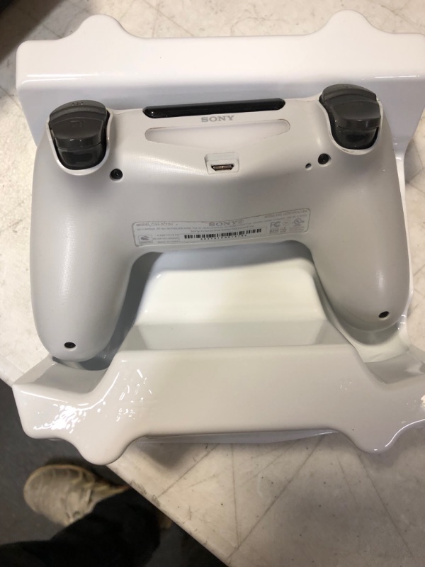 Photo 5 of DualShock 4 Wireless Controller for PlayStation 4 - Glacier White
