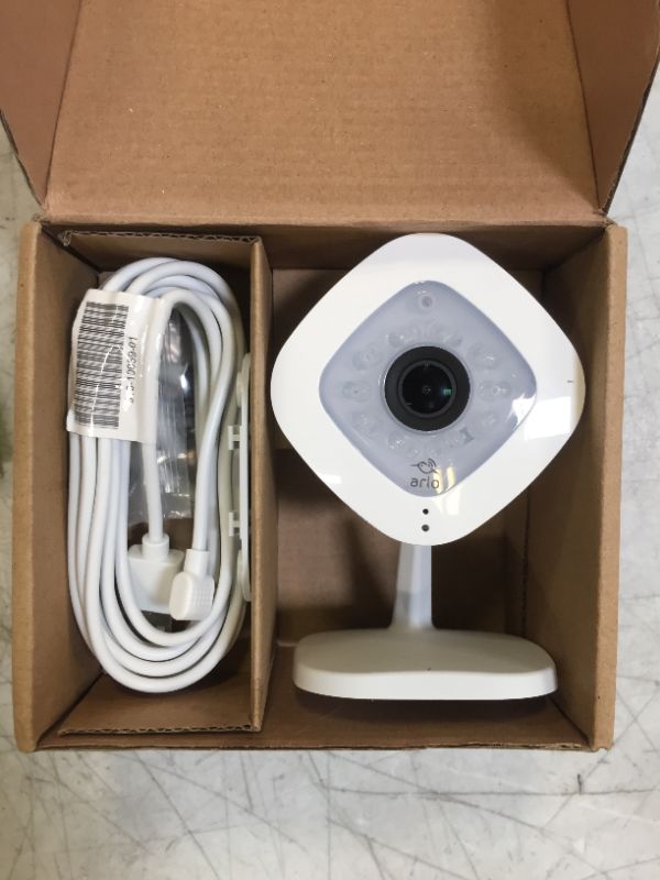 Photo 2 of arlo Q VMC3040-100NAR 1080p HD Cam with Audio, White