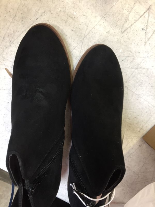 Photo 1 of Amazon Essentials Women's Ankle Boot size 8 