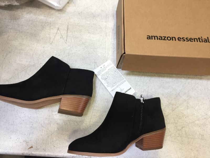 Photo 2 of Amazon Essentials Women's Ankle Boot size 8 