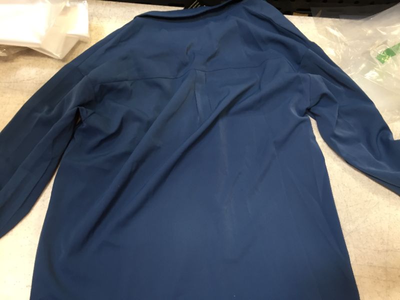 Photo 2 of womens cloth type material long sleeve color blue size large 