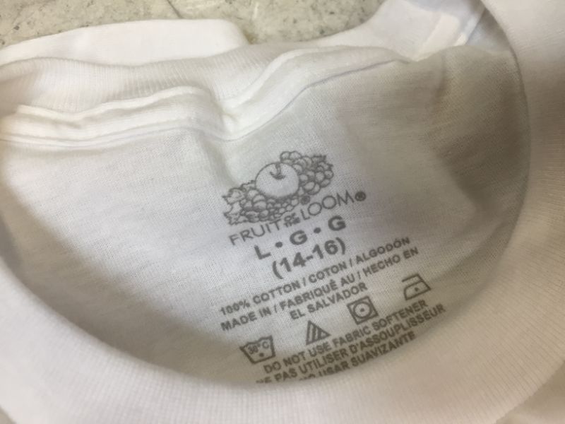 Photo 1 of 5 count womens large white tee shirt size large 