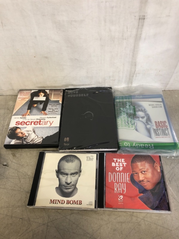 Photo 1 of 5PC LOT, MISC DVDS/ BLUE RAY & CD'S 