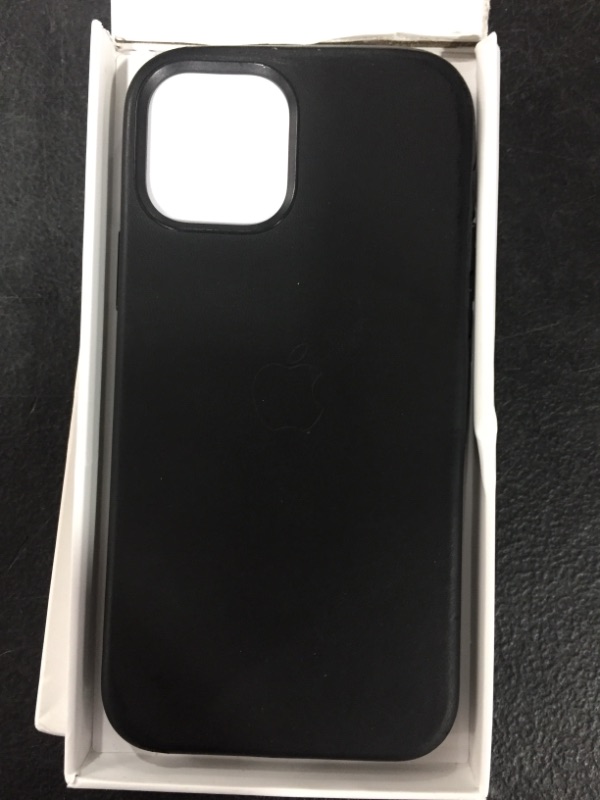 Photo 2 of Apple Black Cover for iPhone 12 Pro (MHKG3ZM/a)
