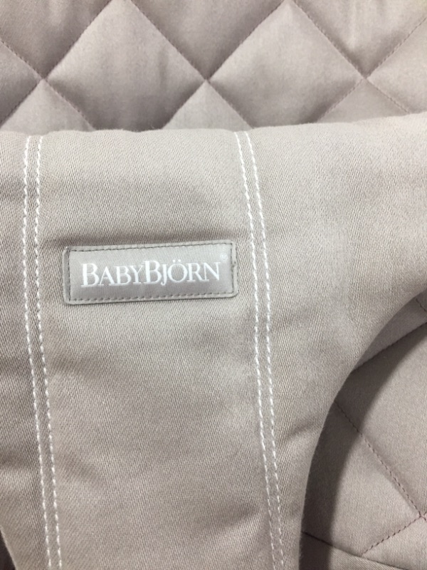 Photo 3 of BabyBjörn Bouncer Bliss, Sand Gray, Cotton (006017US)
