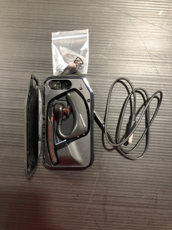 Photo 2 of Plantronics VOYAGER 5200-UC Advanced NC Bluetooth Headsets System 
