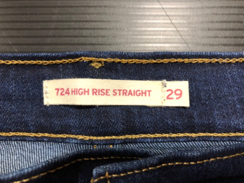 Photo 3 of WOMENS JEANS SIZE 29
