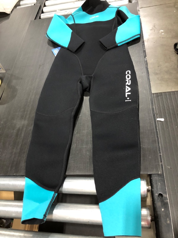 Photo 2 of Hevto Wetsuits Kids and Youth 3mm Neoprene Full Suits Long Sleeve Surfing Swimming Diving Swimsuits Keep Warm Back Zip for Water Sports
