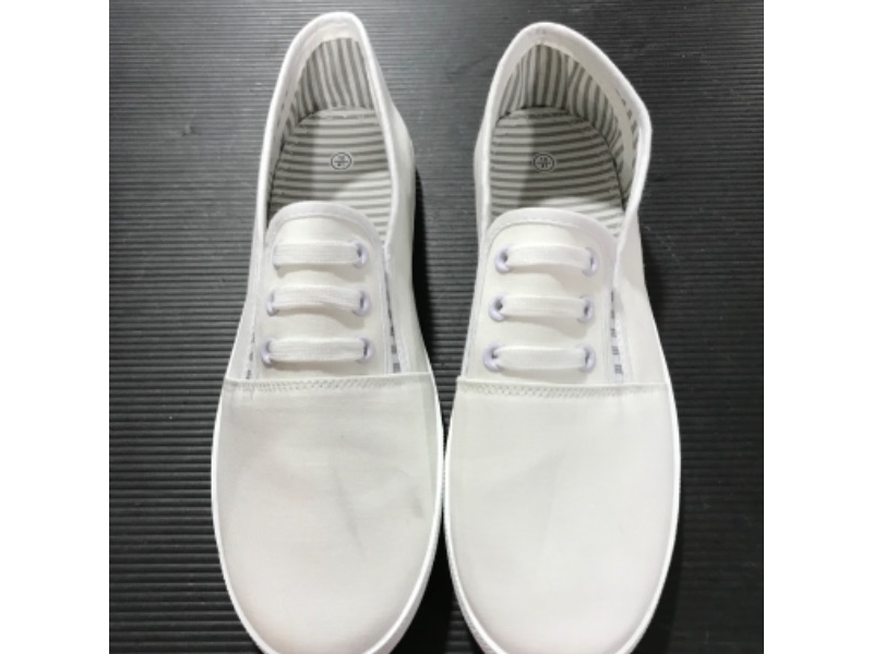 Photo 1 of white womans shoes SIZE 10