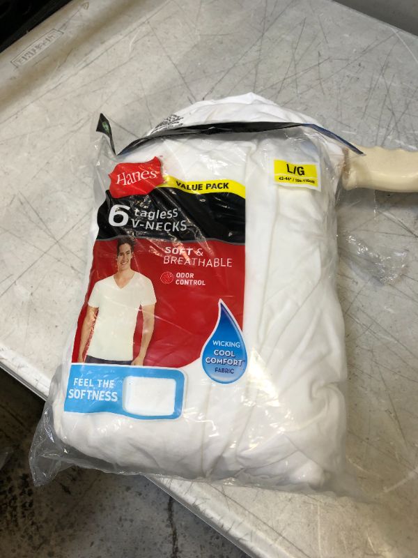 Photo 1 of PACK OF HANES TSHIRTS SIZE LARGE
