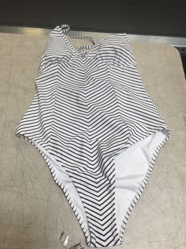 Photo 2 of CUPSHE Black And White Stripe V-Neck One Piece Swimsuit---MEDIUM----
