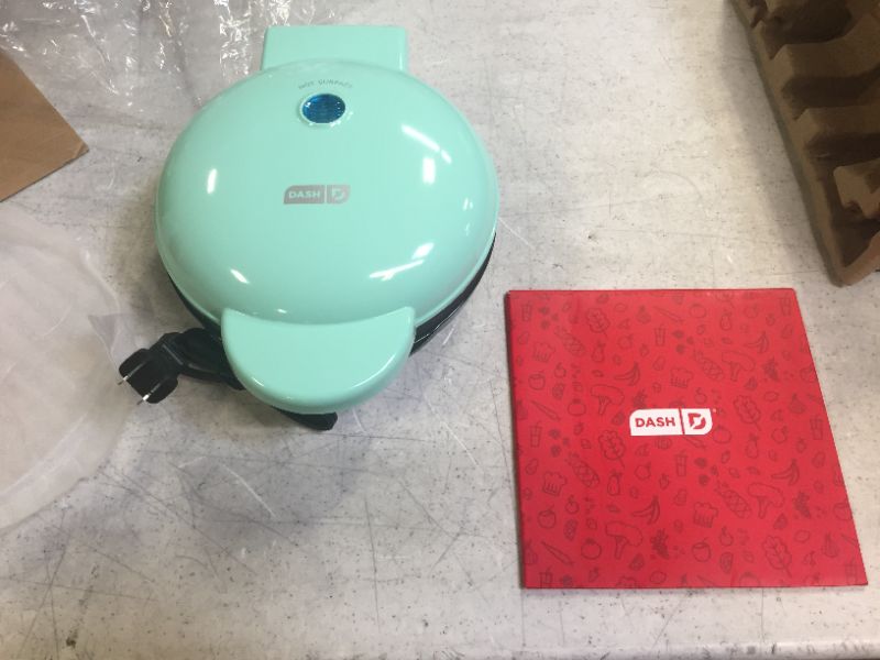 Photo 1 of Dash Mini Donut Maker Machine for Kid-Friendly Breakfast, Snacks, Desserts & More with Non-stick Surface, Makes 7 Doughnuts - Aqua
New Item. Opened Box