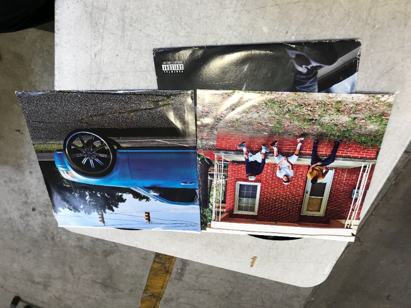 Photo 2 of 2014 Forest Hills Drive Explicit Lyrics
damaged packaging