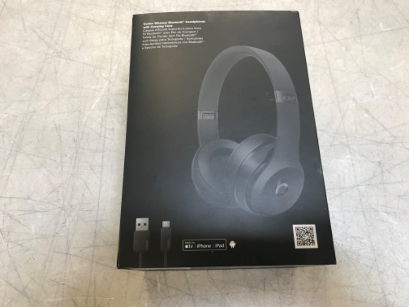 Photo 6 of Beats Solo3 Wireless On-Ear Headphones - Apple W1 Headphone Chip, Class 1 Bluetooth, 40 Hours of Listening Time, Built-in Microphone - Black (Latest Model)
