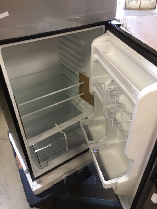 Photo 4 of 10.0 cu. ft. Top Freezer Refrigerator with Dual Door, Frost Free in Stainless Steel Look ---- MINOR DENTSS 
