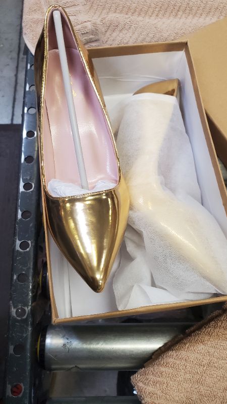 Photo 2 of 4" Heel Pointed-Toe Classic Pumps
us size 9