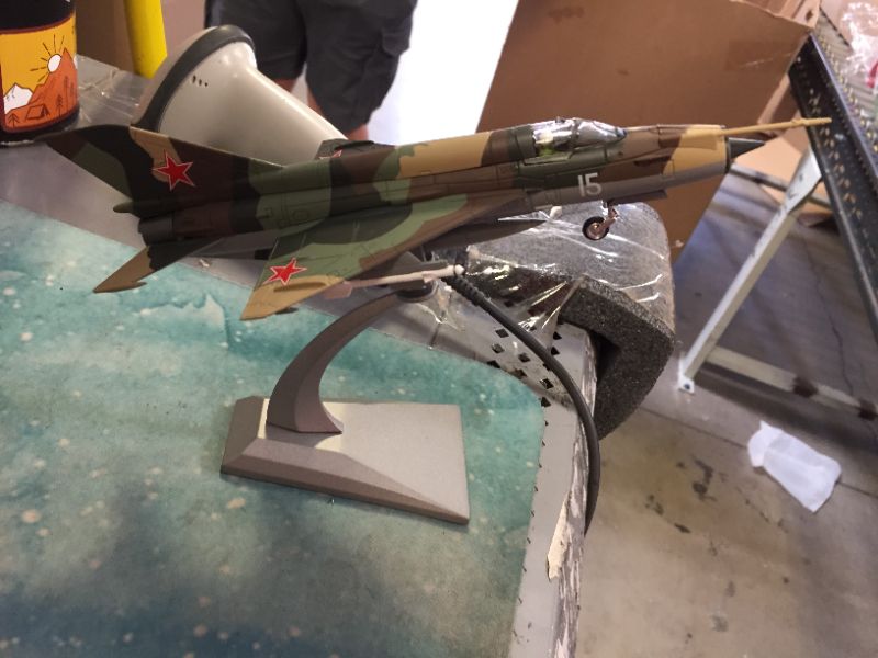 Photo 1 of 1:72 scale mig-21 plane ----- small damaged parts