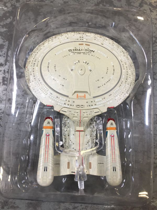 Photo 1 of Star Trek The Official Starships Collection | U.S.S. Enterprise NCC-1701-D Collector's Edition Starship by Eaglemoss Hero Collector
