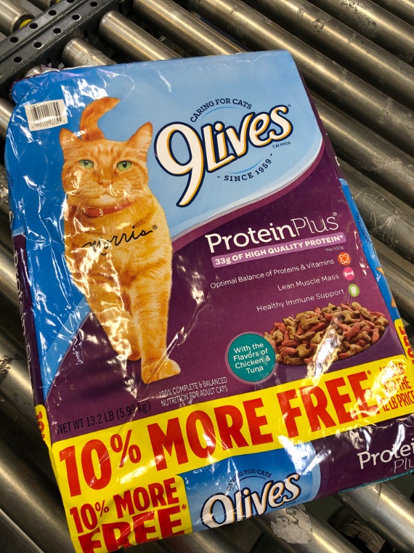 Photo 2 of 9Lives Protein Plus Dry Cat Food Bonus Bag, 13.2Lb --- EXPIRED FEB 22 2022
