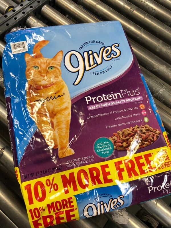 Photo 2 of 9Lives Protein Plus Dry Cat Food Bonus Bag, 13.2Lb --- EXPIRED FEB 22 2022